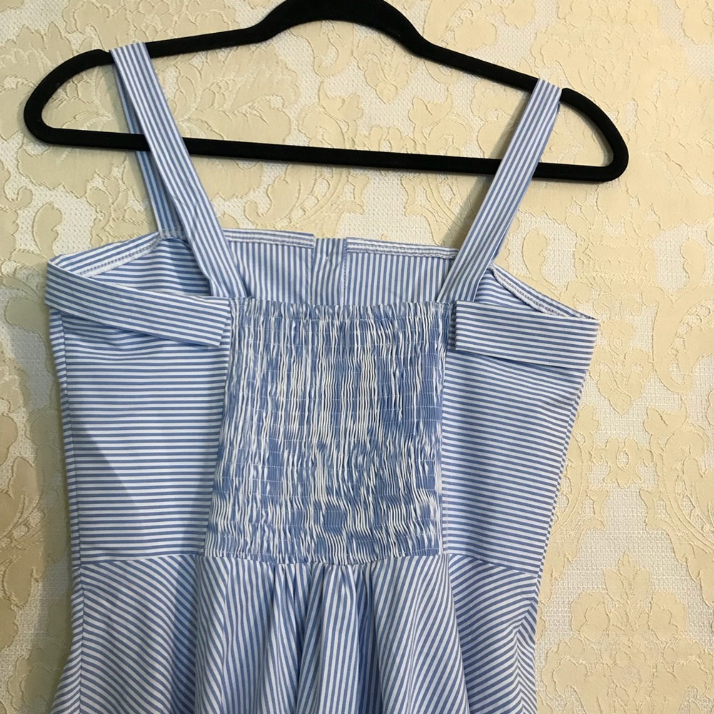 Pretty dress - new without tag - size medium - Picture 5 of 7